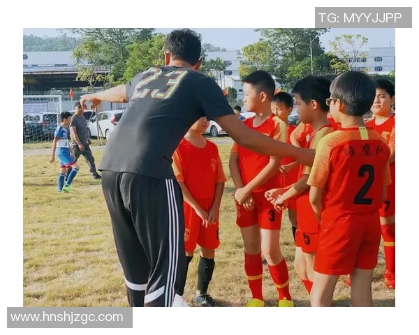 足球少年坚毅拼搏奋勇向前谱写奋斗篇章点亮璀璨星光之路